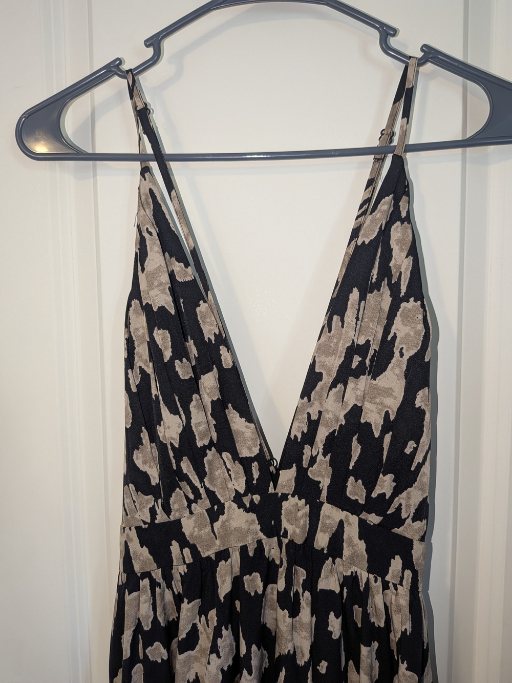 SHEIN Black and Beige Printed V-Neck Maxi Dress - Picture 2 of 5